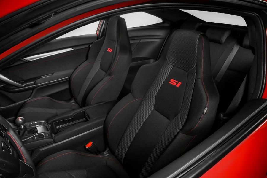 Интерьер Honda Civic Si Coupe (FC3) 2018 года  (LA) (фото 8 из 20)